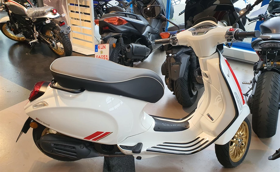 Angebot Vespa Sprint 125 Racing Sixties Bild 3: Angebot Vespa Sprint 125 Racing Sixties