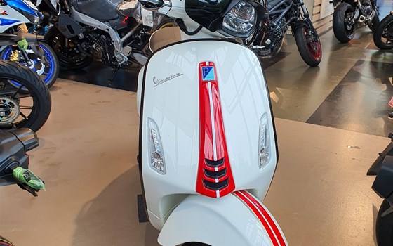 Gebrauchtmotorrad Vespa Sprint 125 Racing Sixties - Bild 2