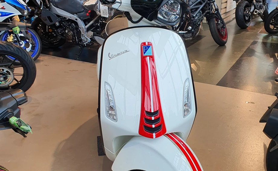 Angebot Vespa Sprint 125 Racing Sixties Bild 2: Angebot Vespa Sprint 125 Racing Sixties