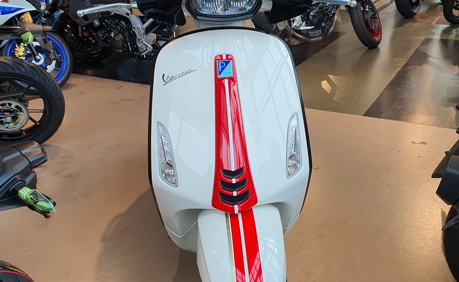 Angebot Vespa Sprint 125 Racing Sixties Bild 4: Angebot Vespa Sprint 125 Racing Sixties