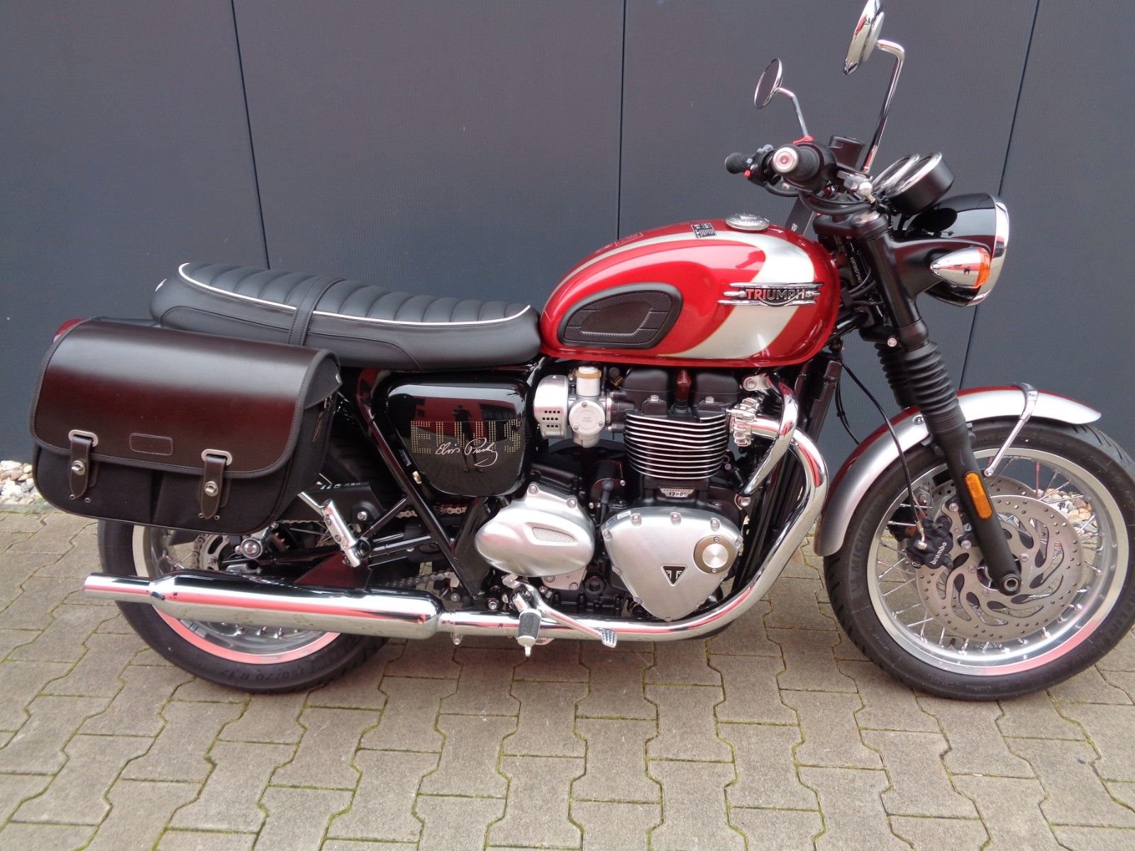Triumph Bonneville T120<br />Elvis Edition