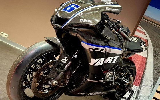 Gebrauchtmotorrad Yamaha R1 RACE - Bild 4 Gebrauchtmotorrad Yamaha R1 RACE - Bild 4