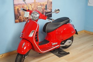 Angebot Vespa GTS 125 Super iGET