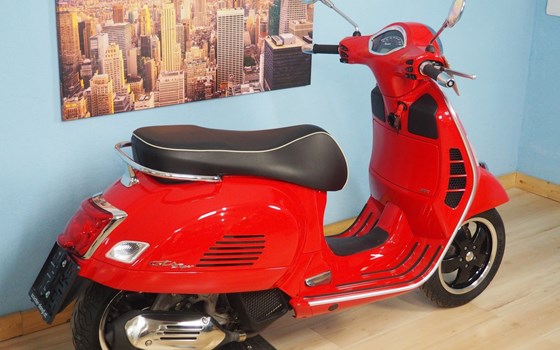 Gebrauchtmotorrad Vespa GTS 125 Super iGET - Bild 16 Gebrauchtmotorrad Vespa GTS 125 Super iGET - Bild 16