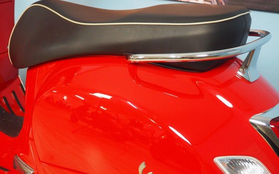 Gebrauchtmotorrad Vespa GTS 125 Super iGET - Bild 9 Gebrauchtmotorrad Vespa GTS 125 Super iGET - Bild 9