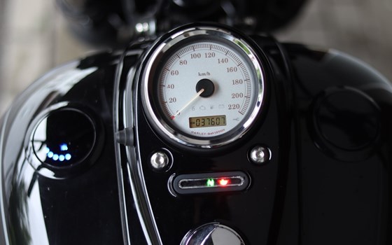 Gebrauchtmotorrad Harley-Davidson Dyna Wide Glide FXDWG - Bild 9 Gebrauchtmotorrad Harley-Davidson Dyna Wide Glide FXDWG - Bild 9