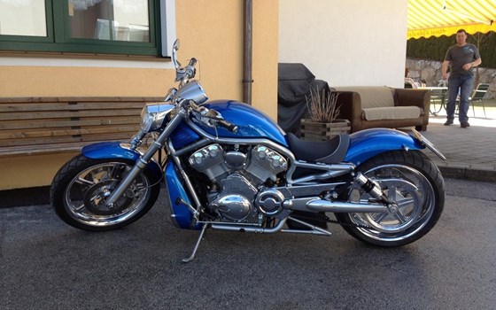 Gebrauchtmotorrad Harley-Davidson V-Rod VRSCA - Bild 2 Gebrauchtmotorrad Harley-Davidson V-Rod VRSCA - Bild 2