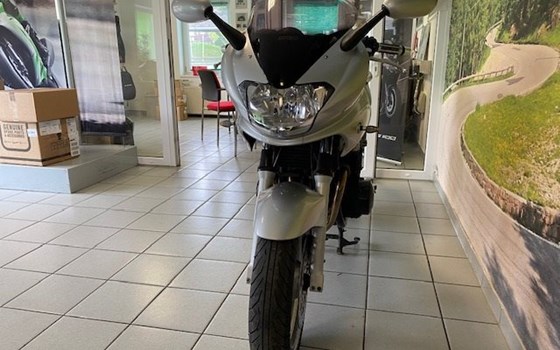 Gebrauchtmotorrad Kawasaki ZR-7 S - Bild 10