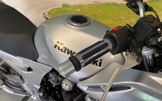 Gebrauchtmotorrad Kawasaki ZR-7 S - Bild 8