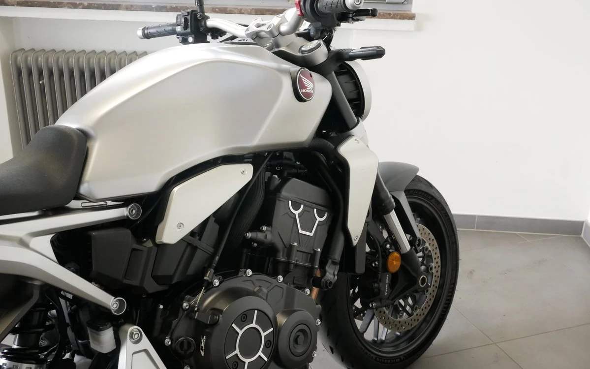 Zum Vergrößern bitte anklicken! Angebot Honda CB 1000 R