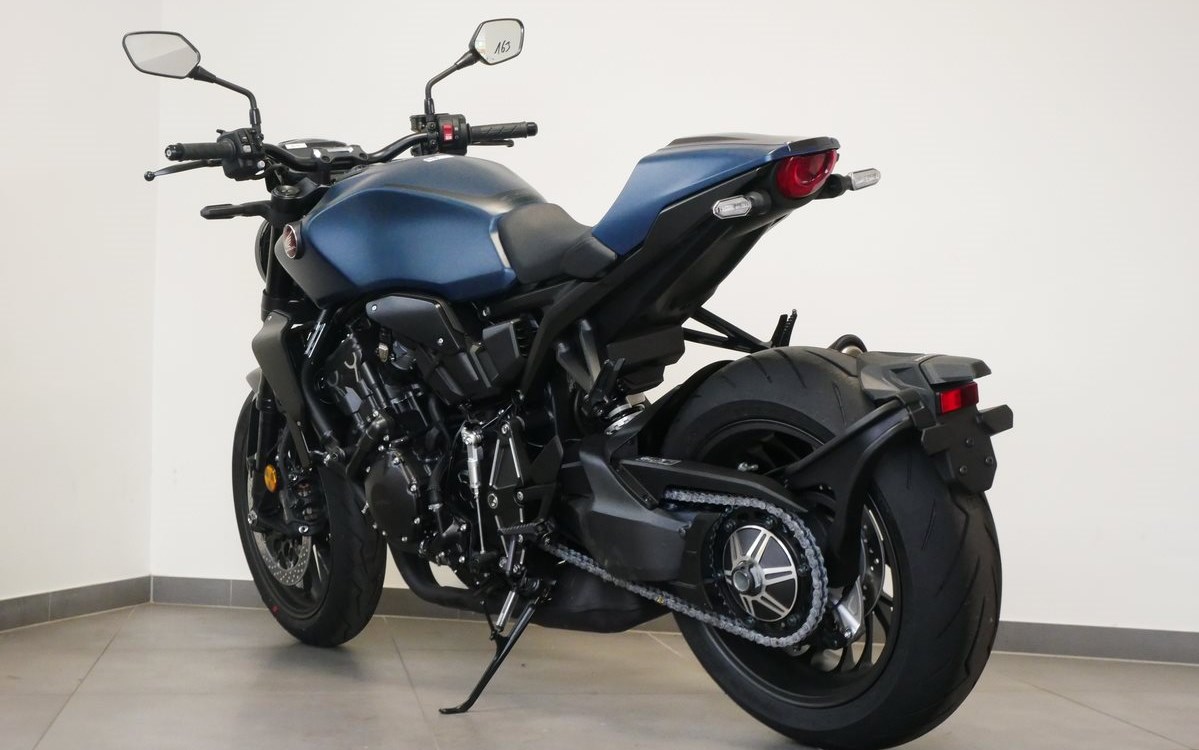 Zum Vergrößern bitte anklicken! Angebot Honda CB1000R Black Edition