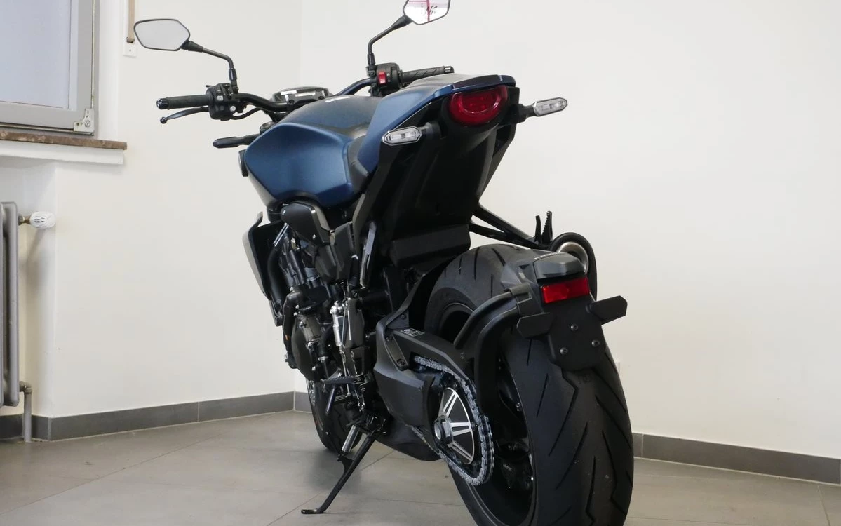 Zum Vergrößern bitte anklicken! Angebot Honda CB1000R Black Edition