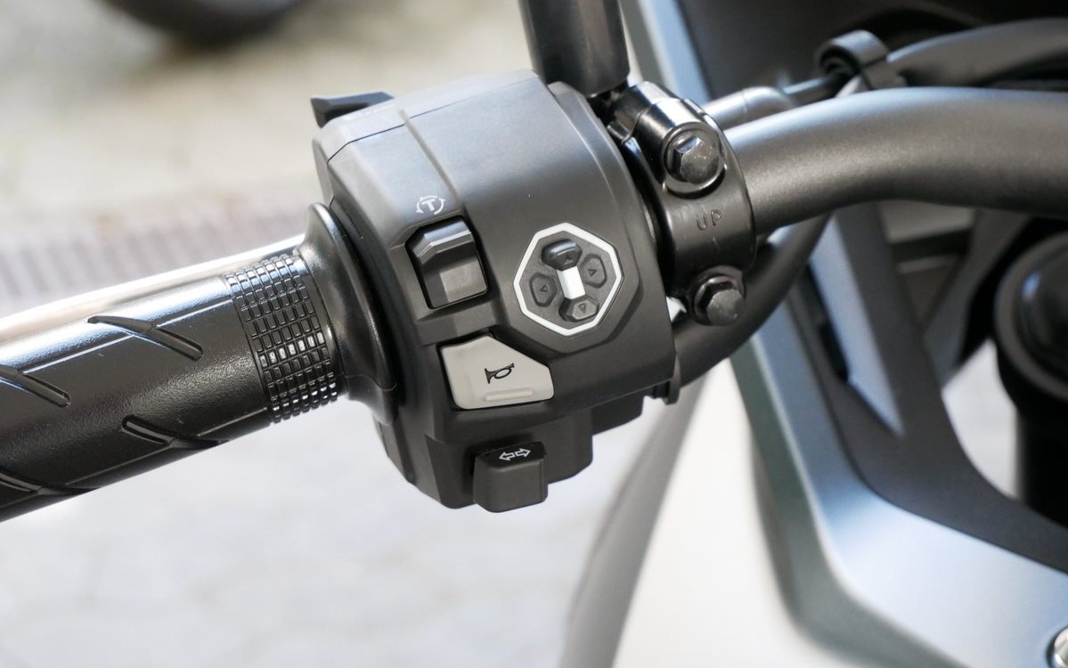 Zum Vergrößern bitte anklicken! Angebot Honda NX500