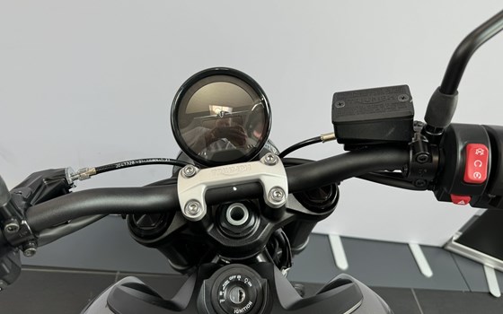 Gebrauchtmotorrad Triumph Trident 660 - Bild 8 Gebrauchtmotorrad Triumph Trident 660 - Bild 8