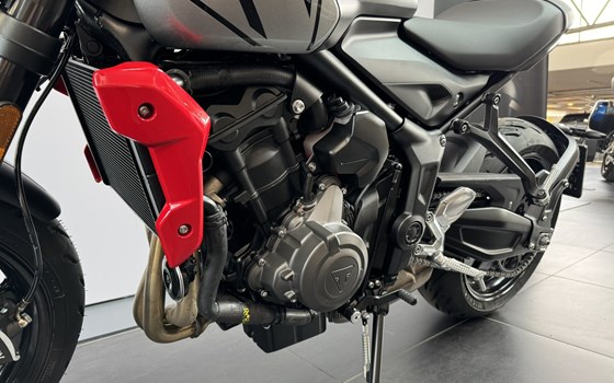 Gebrauchtmotorrad Triumph Trident 660 - Bild 9