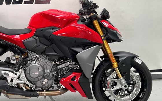 Neufahrzeug Ducati Streetfighter V2 S - Bild 3
