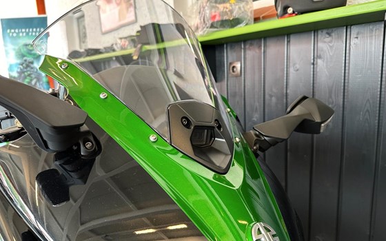 Gebrauchtmotorrad Kawasaki Ninja H2 SX SE - Bild 12