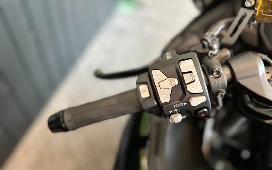 Gebrauchtmotorrad Kawasaki Ninja H2 SX SE - Bild 18