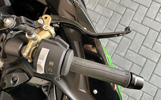 Gebrauchtmotorrad Kawasaki Ninja H2 SX SE - Bild 9