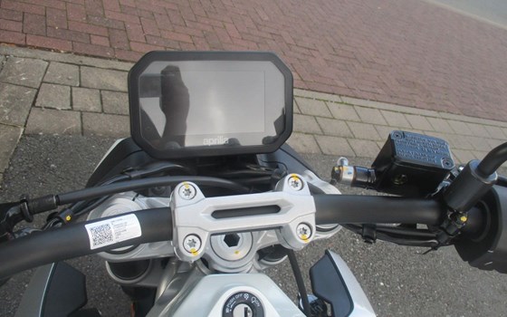 Neufahrzeug Aprilia Tuono 457 - Bild 11