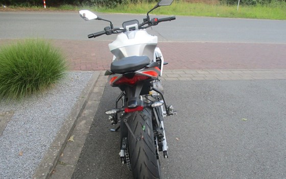 Neufahrzeug Aprilia Tuono 457 - Bild 7