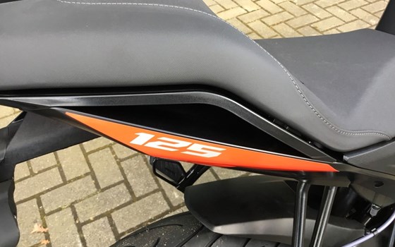 Neufahrzeug Aprilia Tuono 125 - Bild 14