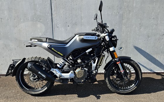 Gebrauchtmotorrad Husqvarna Svartpilen 125 - Bild 1 Gebrauchtmotorrad Husqvarna Svartpilen 125 - Bild 1