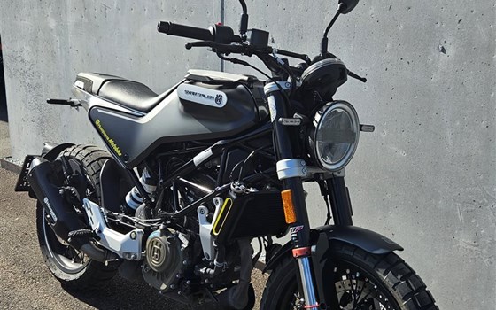 Gebrauchtmotorrad Husqvarna Svartpilen 125 - Bild 2 Gebrauchtmotorrad Husqvarna Svartpilen 125 - Bild 2