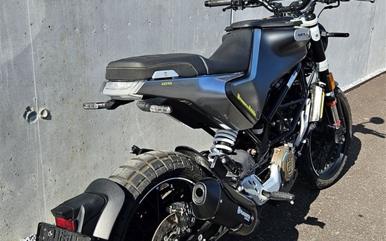 Gebrauchtmotorrad Husqvarna Svartpilen 125 - Bild 4 Gebrauchtmotorrad Husqvarna Svartpilen 125 - Bild 4