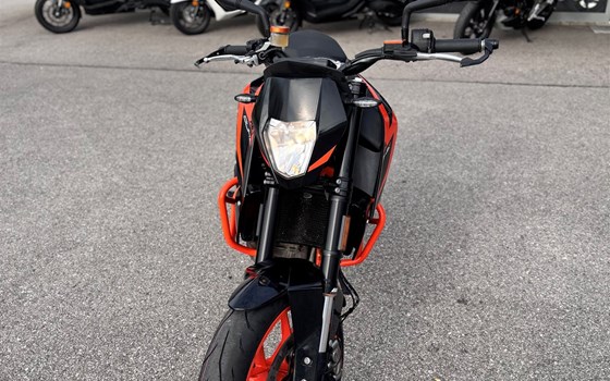 Gebrauchtmotorrad KTM 690 Duke R - Bild 2 Gebrauchtmotorrad KTM 690 Duke R - Bild 2