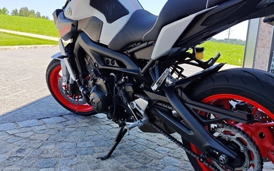 Gebrauchtmotorrad Yamaha MT-09 - Bild 2 Gebrauchtmotorrad Yamaha MT-09 - Bild 2