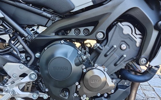 Gebrauchtmotorrad Yamaha MT-09 - Bild 4 Gebrauchtmotorrad Yamaha MT-09 - Bild 4