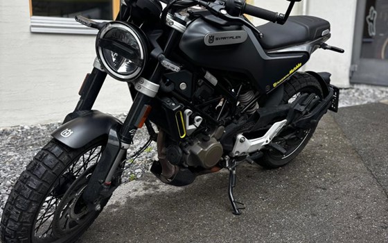 Gebrauchtmotorrad Husqvarna Svartpilen 125 - Bild 2 Gebrauchtmotorrad Husqvarna Svartpilen 125 - Bild 2