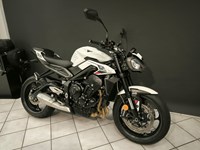 Gebrauchtmotorrad Triumph Street Triple R
