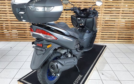 Gebrauchtmotorrad Suzuki Burgman 400 - Bild 6