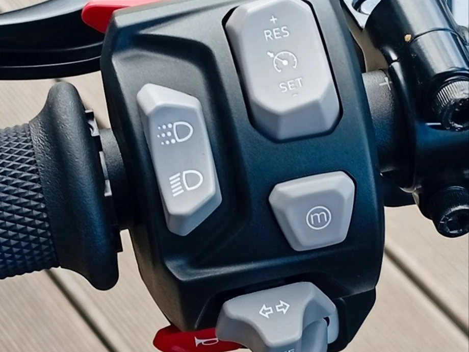 Angebot Triumph Speed Triple 1200 RS Bild 8: Angebot Triumph Speed Triple 1200 RS