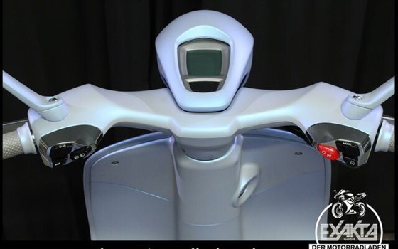 Neufahrzeug Vespa 946 Snake - Bild 16