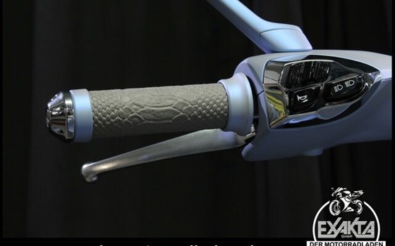 Neufahrzeug Vespa 946 Snake - Bild 18