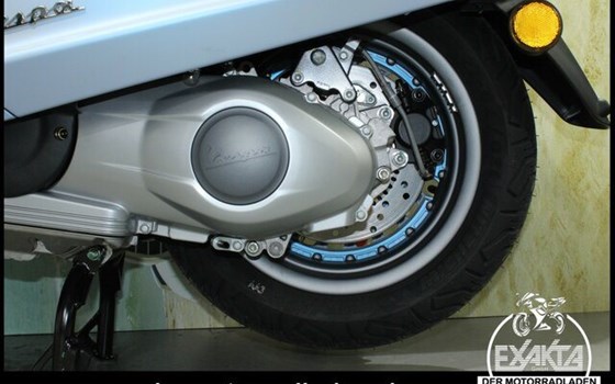 Neufahrzeug Vespa 946 Snake - Bild 25