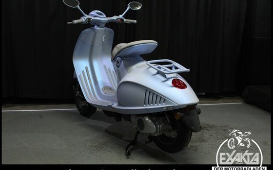 Neufahrzeug Vespa 946 Snake - Bild 3