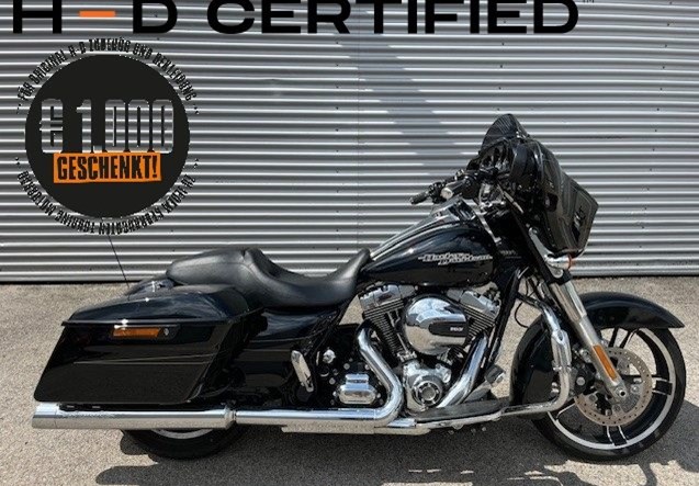 Harley-Davidson Touring Street Glide Special FLHXS (Vivid Black)