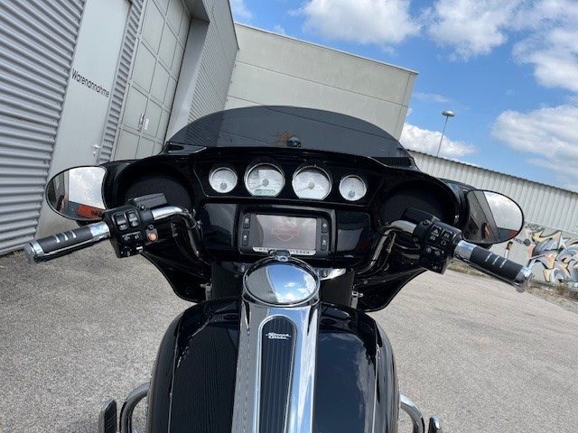 Harley-Davidson Touring Street Glide Special FLHXS (Vivid Black) - Bild 12