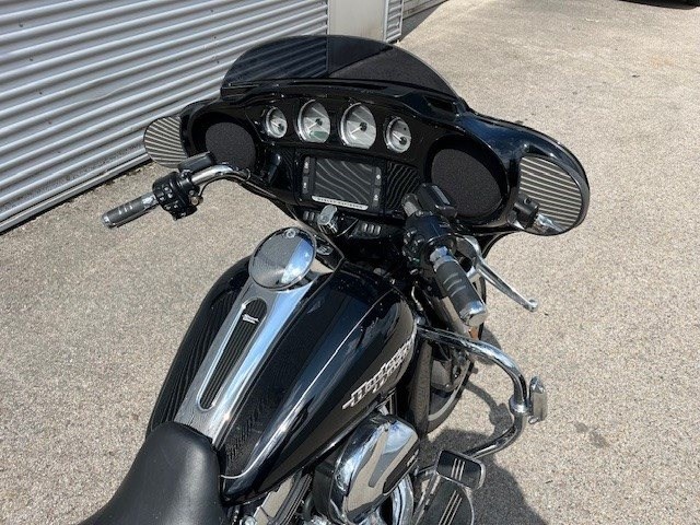 Harley-Davidson Touring Street Glide Special FLHXS (Vivid Black) - Bild 5