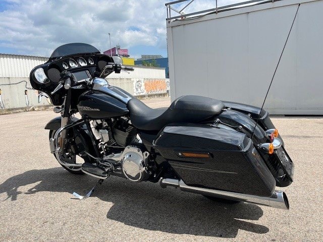 Harley-Davidson Touring Street Glide Special FLHXS (Vivid Black) - Bild 9