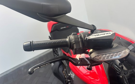 Gebrauchtmotorrad Ducati Diavel V4 - Bild 6
