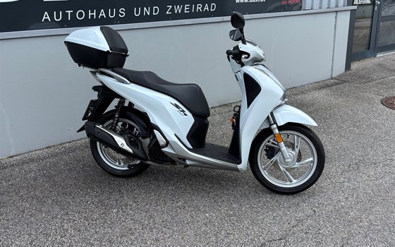 Gebrauchtmotorrad Honda SH125i - Bild 2 Gebrauchtmotorrad Honda SH125i - Bild 2
