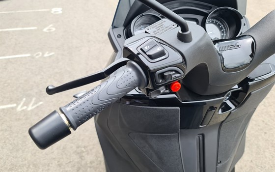 Neufahrzeug Piaggio MP3 300 HPE - Bild 8 Neufahrzeug Piaggio MP3 300 HPE - Bild 8