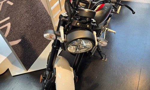Yamaha XSR125 Legacy