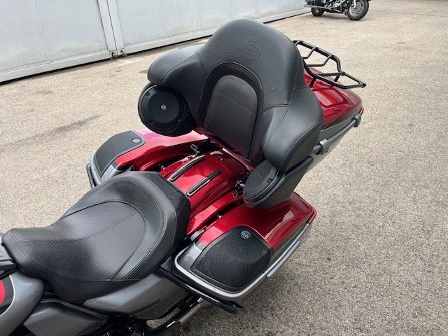 Harley-Davidson CVO Road Glide FLTRXSE (Red Pepper & Magnetic Gray with Black Hole) - Bild 17