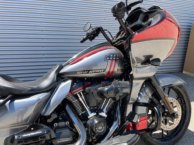 Harley-Davidson CVO Road Glide FLTRXSE (Red Pepper & Magnetic Gray with Black Hole) - Bild 4